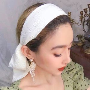 Pure White Collective Relief Streamers Hairband